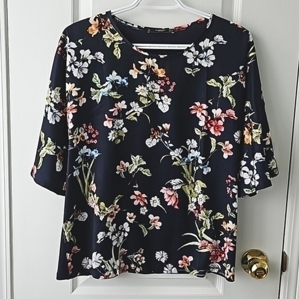 MNG Basics navy floral blouse